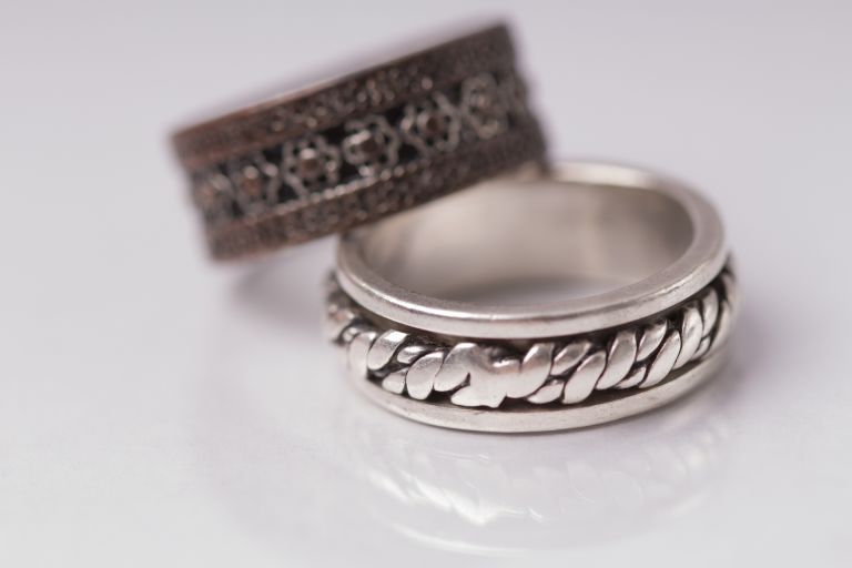 オメガの時を超える魅力と資産価値が時計市場で別格とされる理由